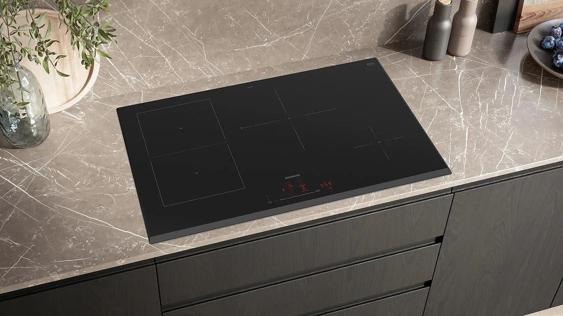 plyta-indukcyjna-siemens-iq500-ed851hsb1e-w-zabudowie.jpg