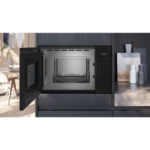 kuchenka mikrofalowa siemens iq500 bf525lmb1 aranzacja otwarte drzwi